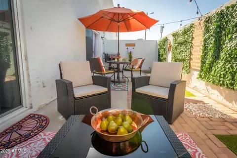 8566 E Indian School Rd #B, Scottsdale, AZ 85251