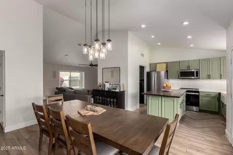 1049 E Oraibi Dr, Phoenix, AZ 85024 photo 13