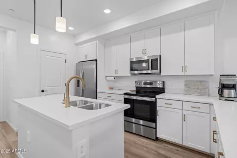 Kitchen - 1847 E Bernie Ln #103, Gilbert, AZ 85295 photo 1 of 3