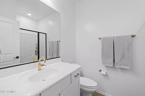 Bath - 1847 E Bernie Ln #103, Gilbert, AZ 85295 photo 3 of 3