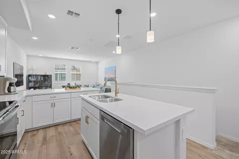 Kitchen - 1847 E Bernie Ln #103, Gilbert, AZ 85295 photo 3 of 3