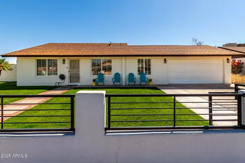 8901 W Sells Dr, Phoenix, AZ 85037