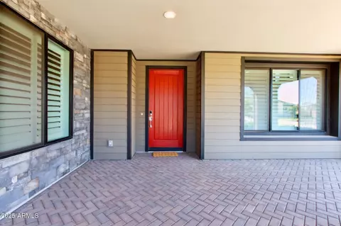 Exterior - 3856 E Sagebrush St, Gilbert, AZ 85296 photo 4 of 11