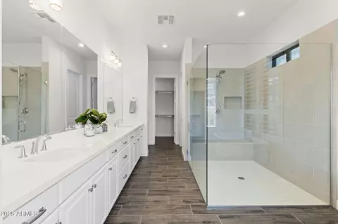 Bath - 3856 E Sagebrush St, Gilbert, AZ 85296 photo 4 of 7