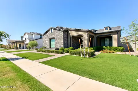 Exterior - 3856 E Sagebrush St, Gilbert, AZ 85296 photo 2 of 11