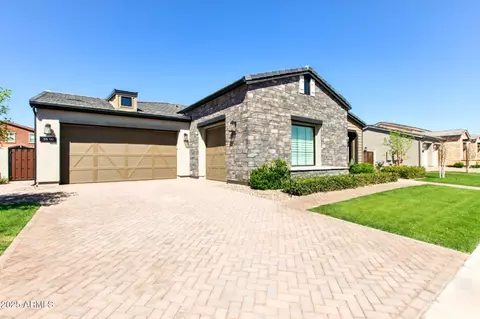 Exterior - 3856 E Sagebrush St, Gilbert, AZ 85296 photo 3 of 11