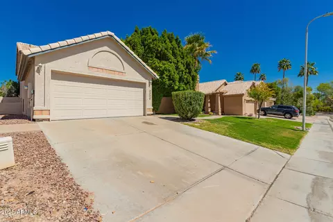 Exterior - 3302 E Hiddenview Dr, Phoenix, AZ 85048 photo 2 of 7