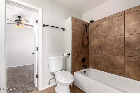 Bath - 3302 E Hiddenview Dr, Phoenix, AZ 85048 photo 6 of 7