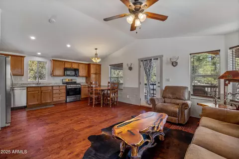 2137 Chevelon Rd, Overgaard, AZ 85933 photo 8