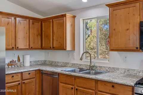 2137 Chevelon Rd, Overgaard, AZ 85933 photo 11