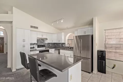 Kitchen - 2904 E Ludlow Dr, Phoenix, AZ 85032 photo 2 of 4