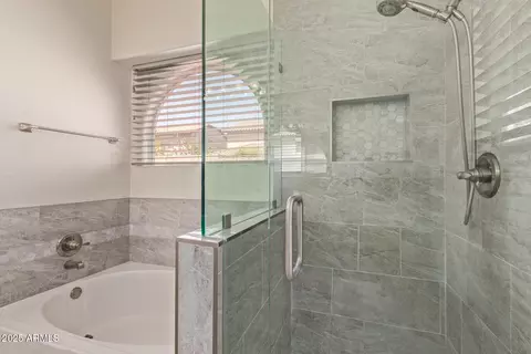 Bath - 2904 E Ludlow Dr, Phoenix, AZ 85032 photo 2 of 3