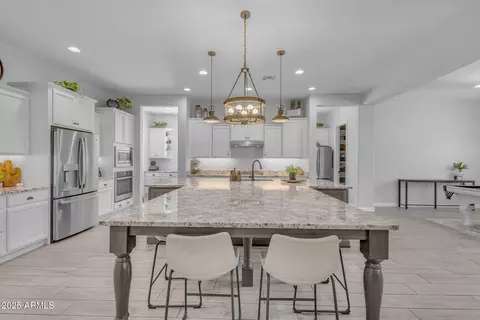 Kitchen - 9942 E Rotation Dr, Mesa, AZ 85212 photo 6 of 9