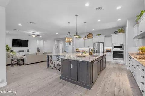 Kitchen - 9942 E Rotation Dr, Mesa, AZ 85212 photo 8 of 9