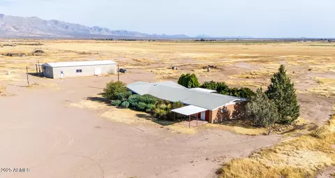 3923 W Thompson Rd, Elfrida, AZ 85610
