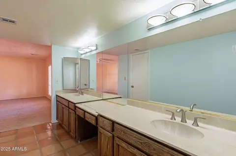 Bath - 2317 E Desert Cove Ave, Phoenix, AZ 85028 photo 2 of 3