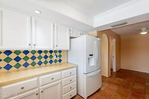Kitchen - 2317 E Desert Cove Ave, Phoenix, AZ 85028 photo 3 of 5