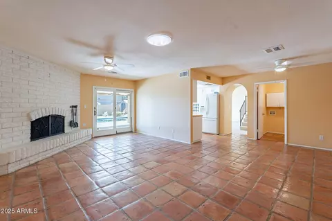 Living - 2317 E Desert Cove Ave, Phoenix, AZ 85028 photo 8 of 11