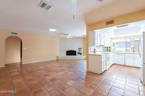Living - 2317 E Desert Cove Ave, Phoenix, AZ 85028 photo 7 of 11
