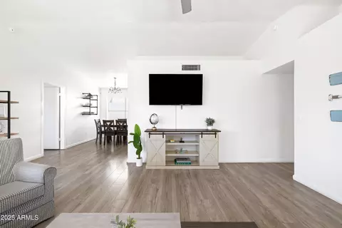 1102 E Wahalla Ln, Phoenix, AZ 85024 photo 5