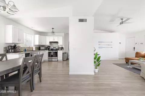 1102 E Wahalla Ln, Phoenix, AZ 85024 photo 8