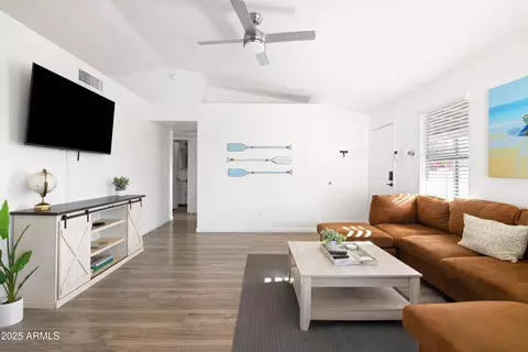 1102 E Wahalla Ln, Phoenix, AZ 85024 photo 4