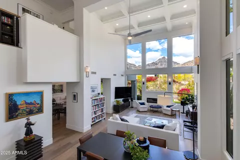 3042 E Squaw Peak Cir, Phoenix, AZ 85016