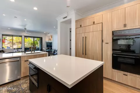 3042 E Squaw Peak Cir, Phoenix, AZ 85016 photo 17