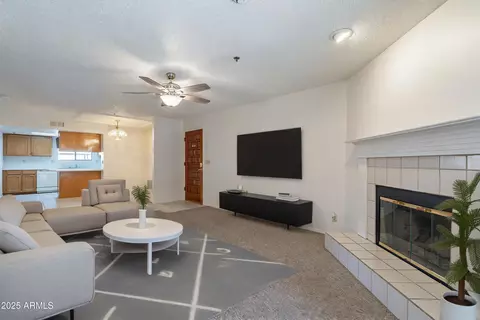 3031 N Civic Center Plz #255, Scottsdale, AZ 85251