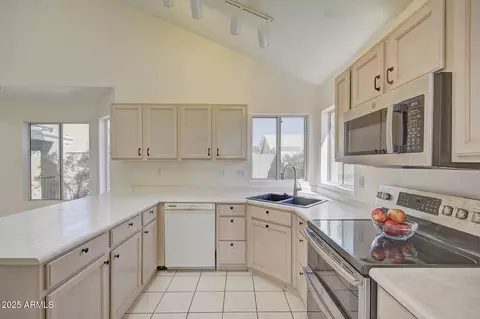 2806 E Pontiac Dr, Phoenix, AZ 85050 photo 8