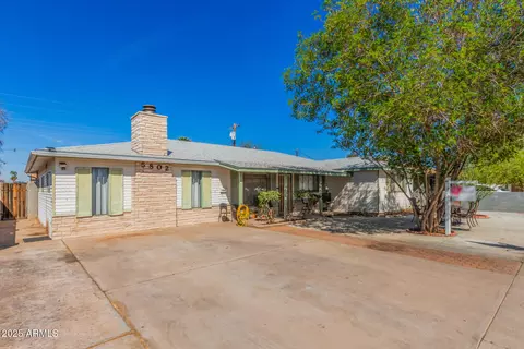 5802 N 38th Dr, Phoenix, AZ 85019 photo 2