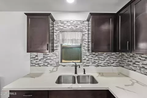 5802 N 38th Dr, Phoenix, AZ 85019 photo 11