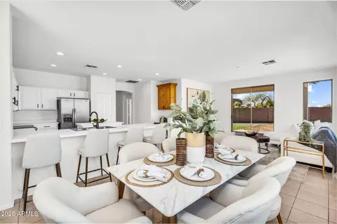3284 E Powell Ct, Gilbert, AZ 85298 photo 9