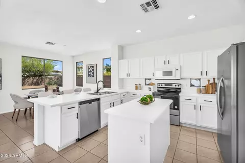 3284 E Powell Ct, Gilbert, AZ 85298 photo 5