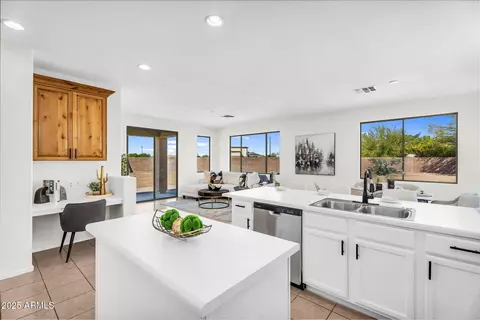 3284 E Powell Ct, Gilbert, AZ 85298 photo 6