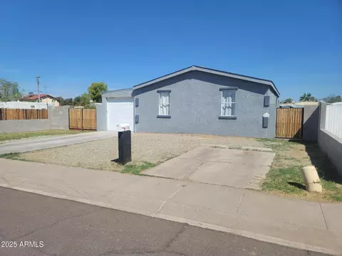 2512 E Waltann Ln, Phoenix, AZ 85032 photo 2