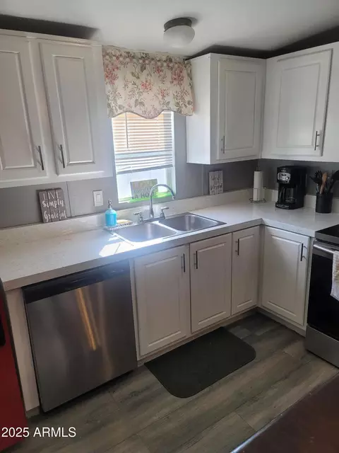 2512 E Waltann Ln, Phoenix, AZ 85032 photo 4
