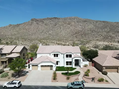Exterior - 832 E Desert Flower Ln E, Phoenix, AZ 85048 photo 10 of 11