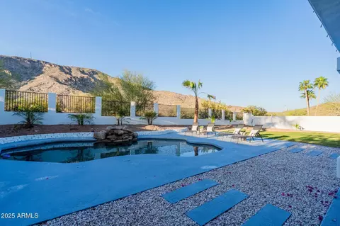 Exterior - 832 E Desert Flower Ln E, Phoenix, AZ 85048 photo 8 of 11