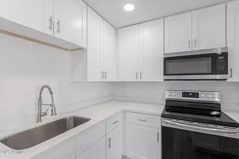 Kitchen - 2433 E Impala Ave, Mesa, AZ 85204 photo 3 of 3