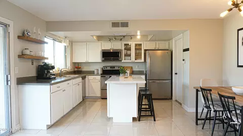 3536 E Helena Dr, Phoenix, AZ 85032 photo 6