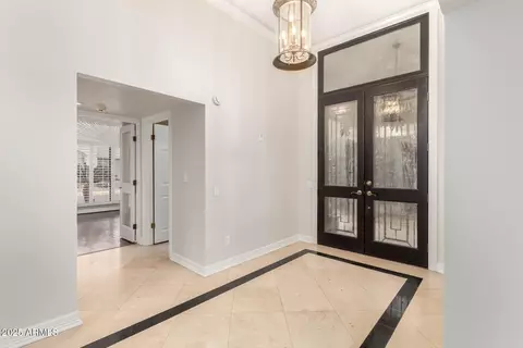 Entry Way - 715 W Puget Ave, Phoenix, AZ 85021 photo 6 of 8