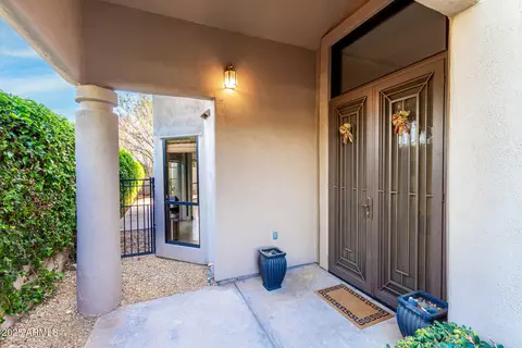 Entry Way - 715 W Puget Ave, Phoenix, AZ 85021 photo 4 of 8