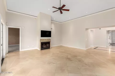 Living - 715 W Puget Ave, Phoenix, AZ 85021 photo 2 of 4