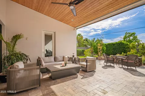 Exterior - 6840 N 13th Pl, Phoenix, AZ 85014 photo 7 of 10
