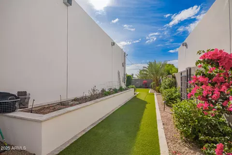 Exterior - 6840 N 13th Pl, Phoenix, AZ 85014 photo 10 of 10