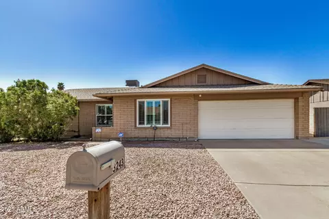 3243 W Mercer Ln, Phoenix, AZ 85029