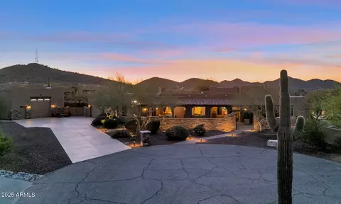 112 W Sagebrush Dr, Phoenix, AZ 85085