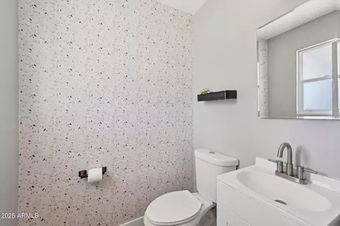 4509 N 12th Dr, Phoenix, AZ 85013 photo 9