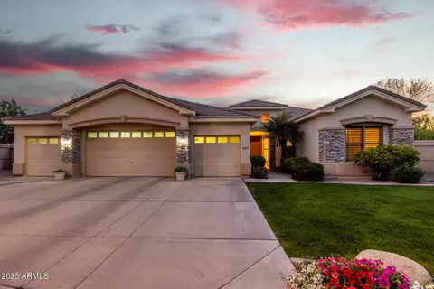 427 W Louis Way, Tempe, AZ 85284